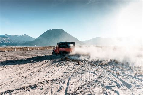 4x4 Truck on Dirt Road · Free Stock Photo