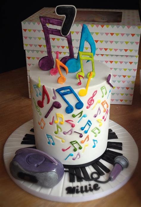 Music note cake - Decorated Cake by Shell - CakesDecor