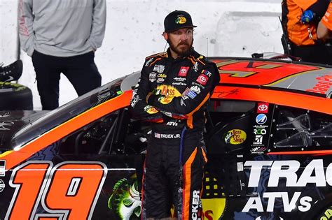 Martin Truex Jr Wins Season Opening Clash At The Coliseum