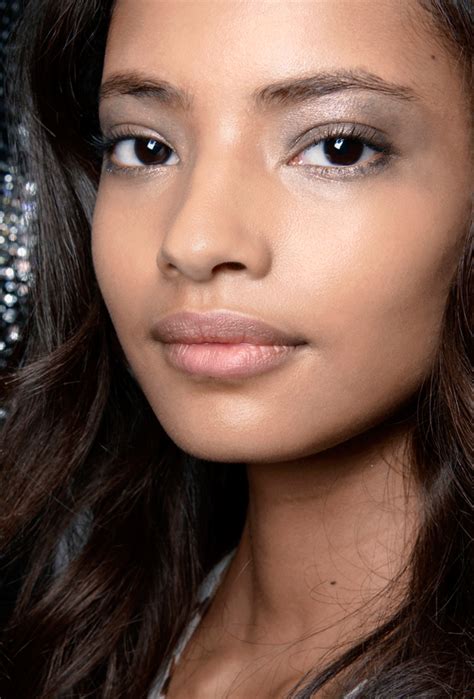 How to Wear Shimmery Makeup Like an Adult | StyleCaster