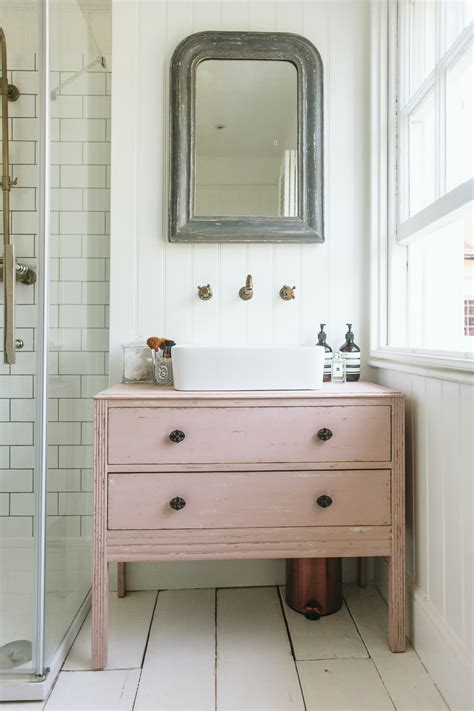 15 Lovely Shabby Chic Bathroom Decor Ideas - Style Motivation