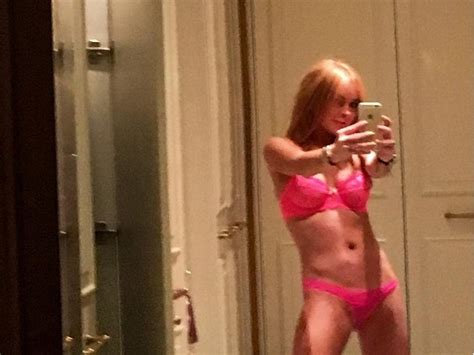 Lindsay Lohan S Affiche En Lingerie Sexy Sur Instagram Photos Closer