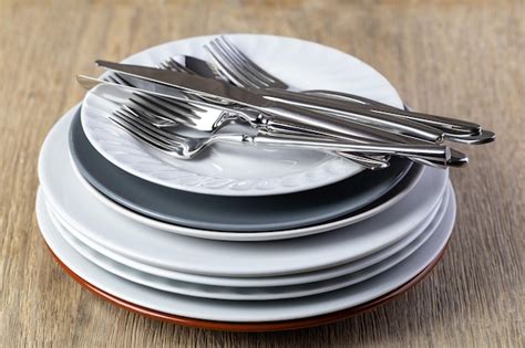 Premium Photo | Plate and cutlery