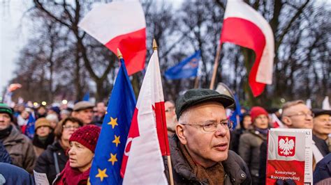 Eu Eu Kommission Leitet Sanktionsverfahren Gegen Polen Ein Zeit Online