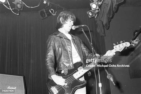 Dee Dee Ramone Photos Photos And Premium High Res Pictures Getty Images