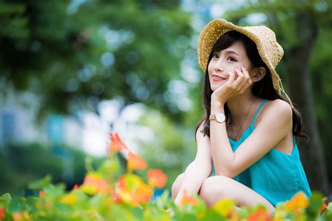 4K Asian Brunette Girl Bokeh Hat Sitting Hands Legs HD Wallpaper