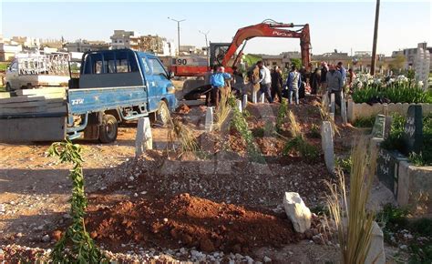 Suriye de kimyasal silah saldırısı kurbanları defnediliyor Anadolu Ajansı