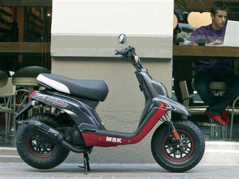 Scooter Picture 2006 MBK Booster Naked Specifications