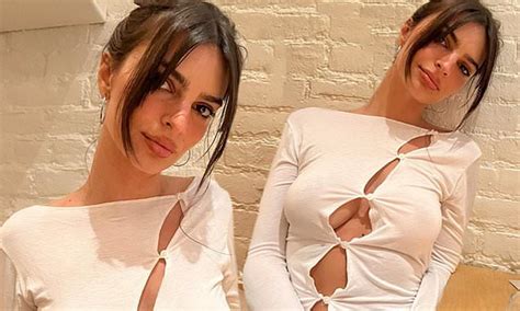 Emily Ratajkowski Bares Ample Cleavage And Taut Midriff In Saucy