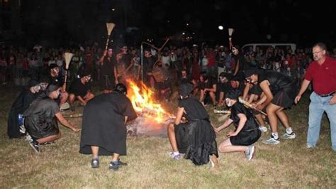 Absceso Cambiarse De Ropa Lima Fiesta De Las Brujas Barro Traici N