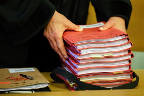 Lteren M Nnern Brutale Sex Falle Gestellt T Ter M Ssen Jahrelang In Haft Mopo