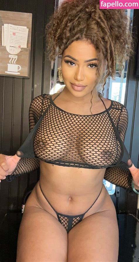 Tapzoesbyeoh Zoe Barista Zoebarista Nude Leaked Onlyfans Photo