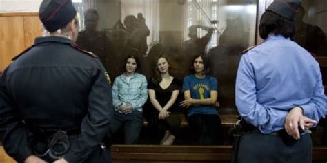 Les Pussy Riot demandent à la CEDH de statuer sur leur procès humiliant Terrafemina