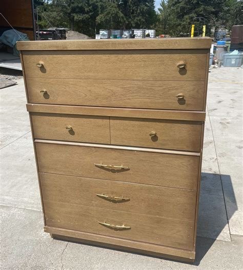 Mid Century Modern Bassett Furniture Industries Dresser