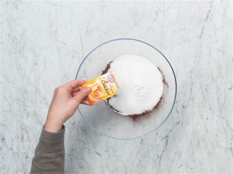 Chocolate Strawberry Naked Cake Recipe Kitchen Stories