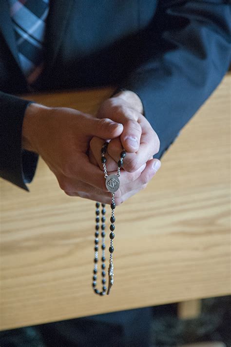 5 Reasons Why You Should Pray the Rosary | Knights of Columbus