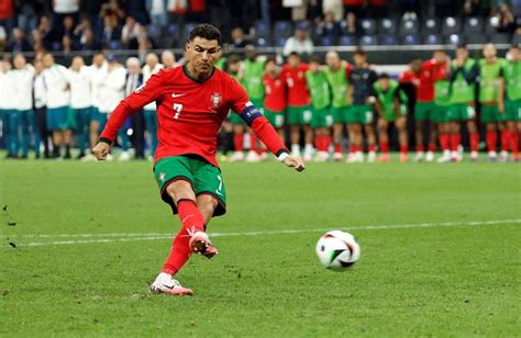 Cristiano Ronaldo Ukir Rekor Manis Dan Pahit Usai Antar Portugal Ke