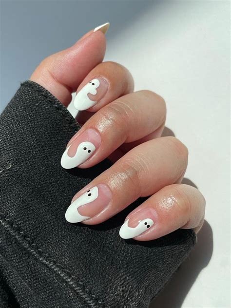 45 Spooky Cute Ghost Nails You Ll Adore Artofit