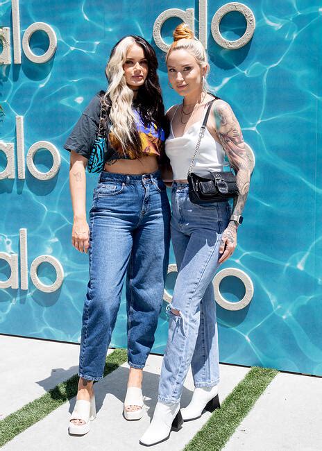 10 Hot Sexy Ashley Feasel Bikini Pics