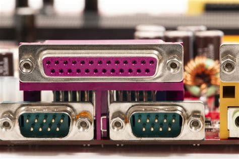 Puertos y conectores de la computadora timeline | Timetoast timelines 