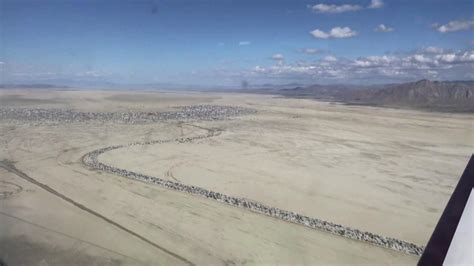 La Fuga Dal Burning Man Ripresa Dall Alto Il Maltempo Mette In