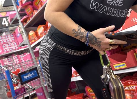 Sexy Spanish MILF Nice Plump Ass And Pokies Spandex Leggings Yoga Pants Forum