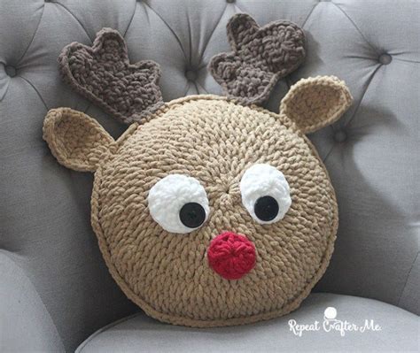 Crochet Rudolph Pillow Repeat Crafter Me Holiday Crochet Patterns