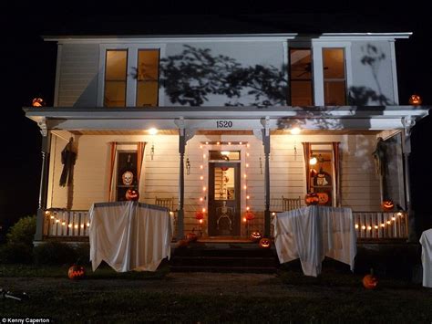 North Carolina Couple Builds Replica Of Michael Myers Halloween Home