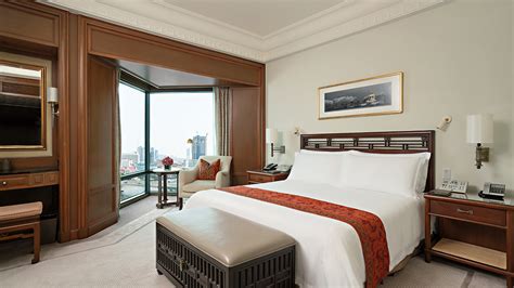 Grand Deluxe Suite | Indulge in Luxury | The Peninsula Bangkok