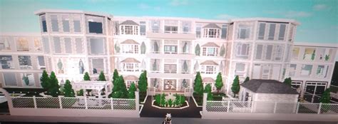 Bloxburg Aesthetic Mansion - gra-czy-wojna