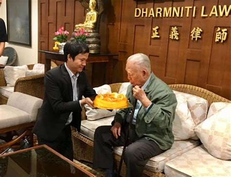ร่วมอวยพรเนื่องในโอกาสวันคล้ายวันเกิด ศาสตราจารย์ ปรีชา พานิชวงศ์ ...