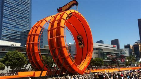 Watch The World Record Hot Wheels Double Loop Stunt