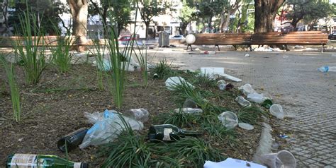 La Basura Y La Falta De Mantenimiento Reinan En Los Espacios Verdes De