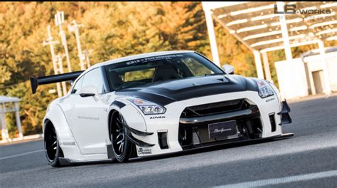 Liberty Walk Works Nissan Gtr R Carbon Fibre Reinforced