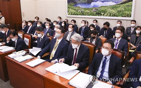 외통위 국감 첫날부터 파행 연합뉴스