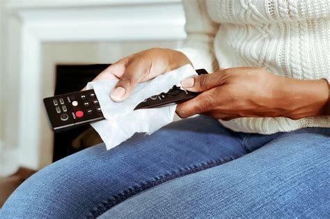 How to Clean a TV Screen Safely — The Best TV Screen Cleaner