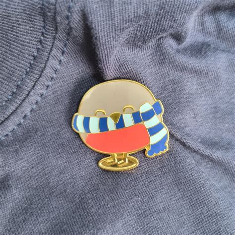 Robin Pin Badge Childrens Cancer And Leukaemia Group