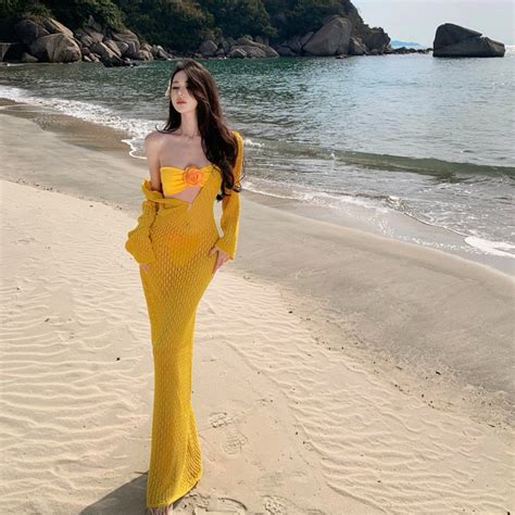 Set bikini món màu vàng nhiệt đới Shopee Việt Nam