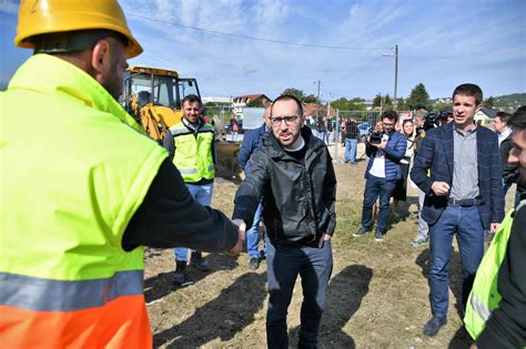 FOTO Tomašević obišao radove na reciklažnom dvorištu Pozivamo