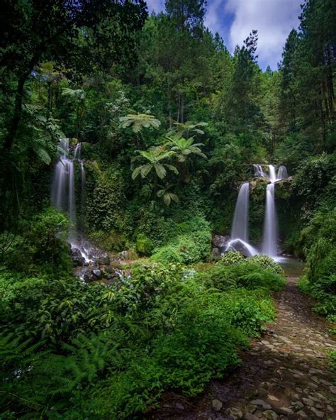 Pesona Air Terjun Grenjengan Kembar Di Magelang Nyegerin