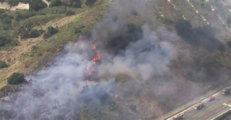 Crews Battle 2 Acre Brush Fire In Diamond Bar Cbs Los Angeles