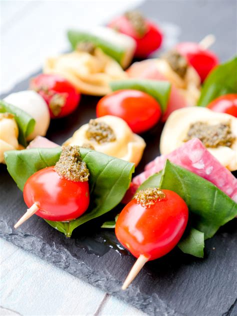 Nudelsalat Spie E Mit Tortellini Und Tomaten Ein Einfaches Partyrezept