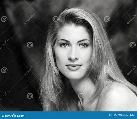 Portrait Headshot Visage Des Jeunes Belle De Femme Blonde Sexy