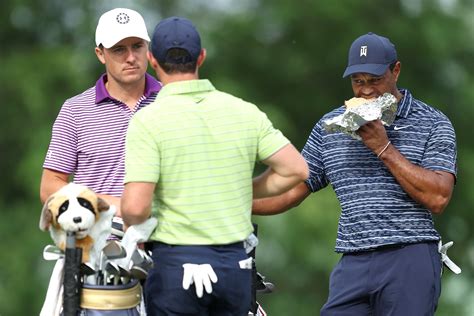 ESPN crew stunned by Tiger Woods' PGA Championship sandwich
