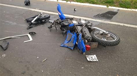 Duas Jovens Morrem Em Acidente Entre Moto E Caminh O Em Passos Mg