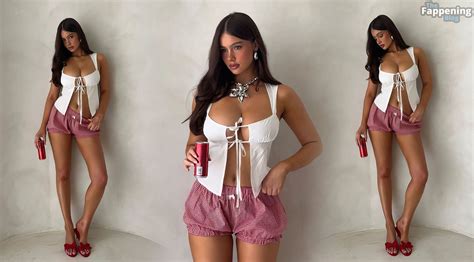 Ella Cervetto Shows Off Her Sexy Boobs In A Hot Shoot Photos Thefappening