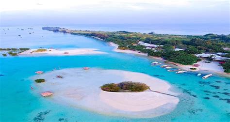 Aktivitas Liburan Pulau Pari Seru Bersama Keluarga Besar