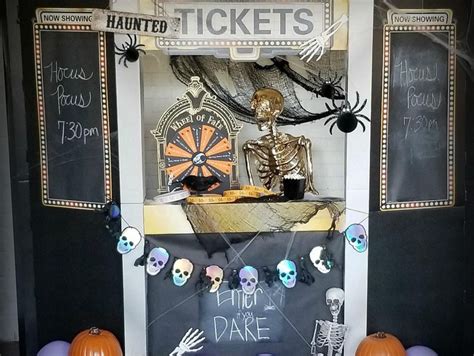 30 Spook Tacular Halloween Photo Booth Ideas