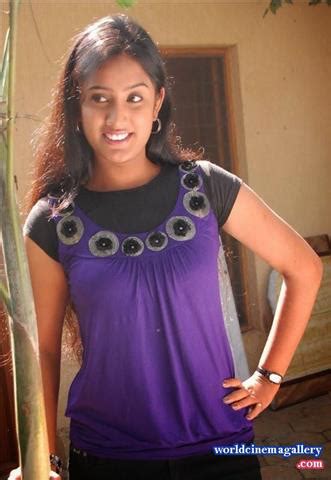 Serial Actress Sravani Hot Stills