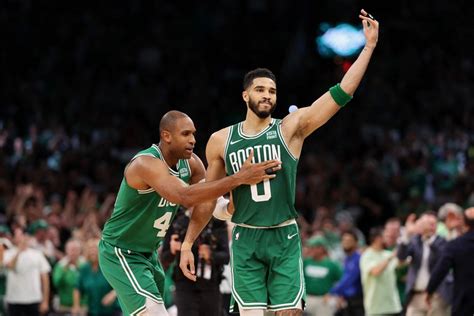 Absolutos Celtics Passeiam Contra Os Mavericks E Conquistam O T Tulo